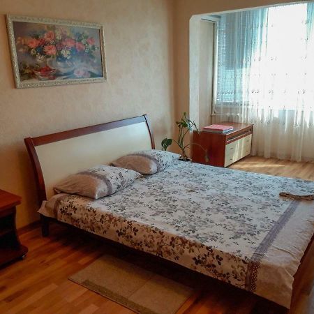 Apartment On Livoberezna Metro Station Киев Экстерьер фото